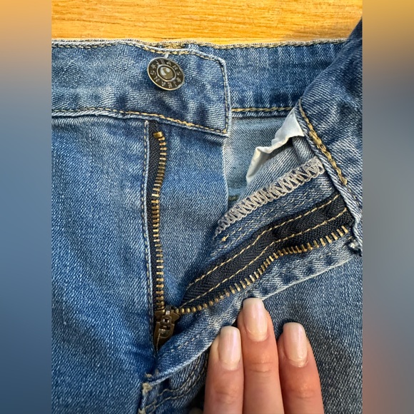 Women’s denim distressed & fringe shorts - Picture 4 of 11